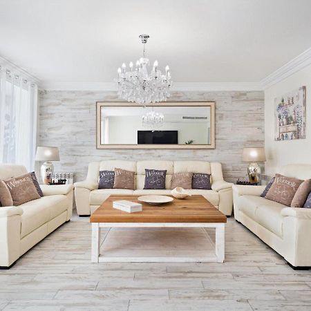 Sitges Spaces Mediterranean Apartments 4 Bedroom, 4 Bathroom, Huge Terrace, Jacuzzi- Sleeps 9 Esterno foto