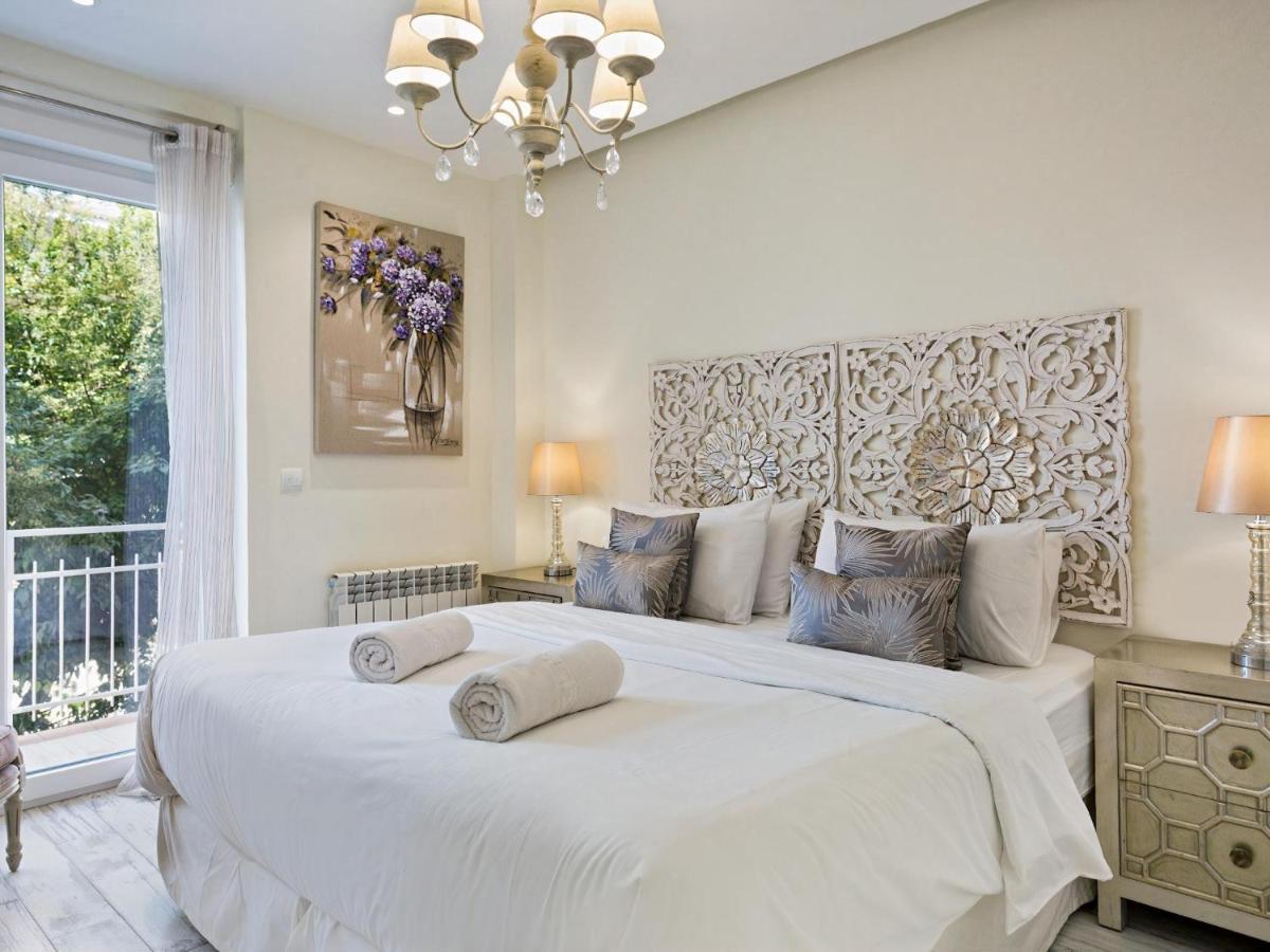 Sitges Spaces Mediterranean Apartments 4 Bedroom, 4 Bathroom, Huge Terrace, Jacuzzi- Sleeps 9 Esterno foto