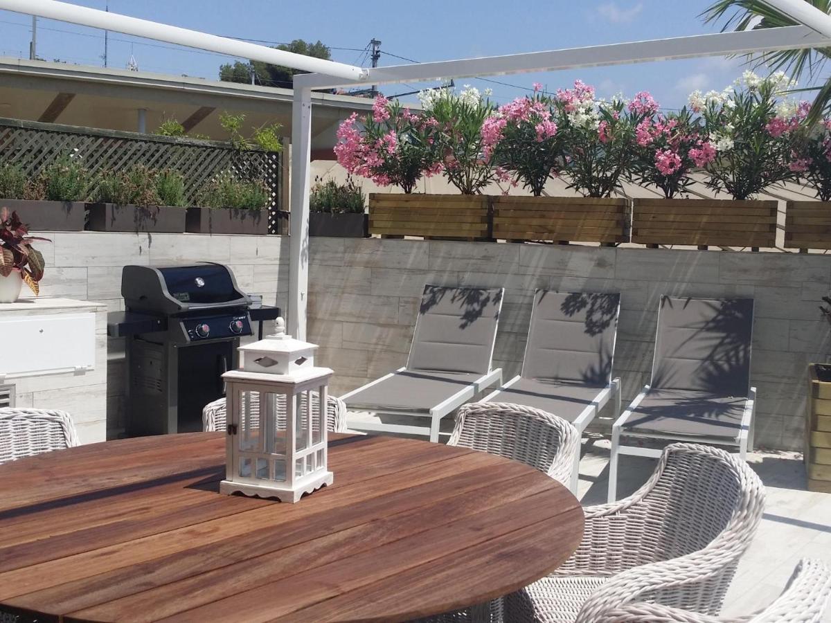 Sitges Spaces Mediterranean Apartments 4 Bedroom, 4 Bathroom, Huge Terrace, Jacuzzi- Sleeps 9 Esterno foto