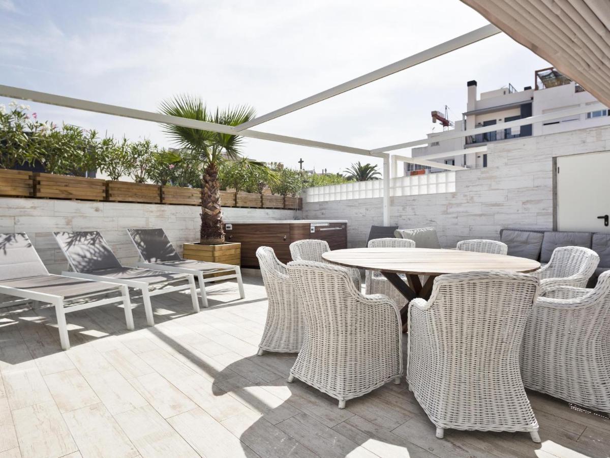 Sitges Spaces Mediterranean Apartments 4 Bedroom, 4 Bathroom, Huge Terrace, Jacuzzi- Sleeps 9 Esterno foto