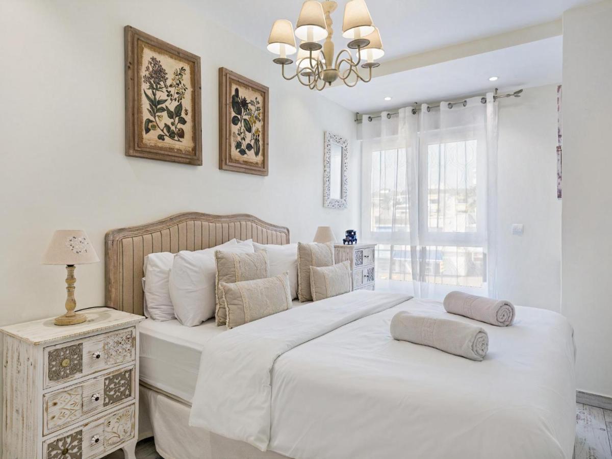 Sitges Spaces Mediterranean Apartments 4 Bedroom, 4 Bathroom, Huge Terrace, Jacuzzi- Sleeps 9 Esterno foto