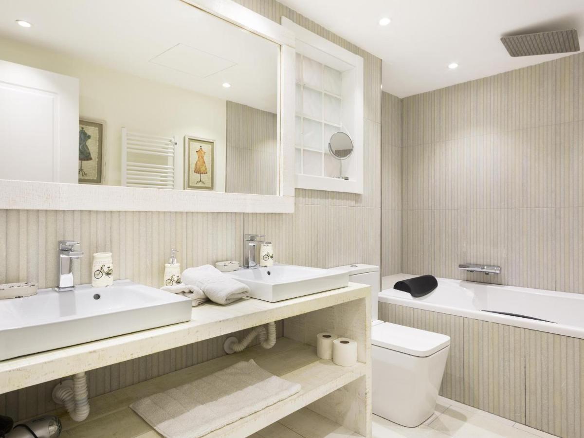 Sitges Spaces Mediterranean Apartments 4 Bedroom, 4 Bathroom, Huge Terrace, Jacuzzi- Sleeps 9 Esterno foto