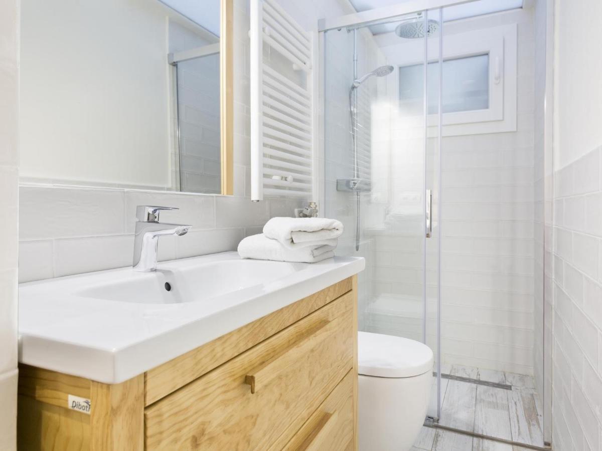 Sitges Spaces Mediterranean Apartments 4 Bedroom, 4 Bathroom, Huge Terrace, Jacuzzi- Sleeps 9 Esterno foto